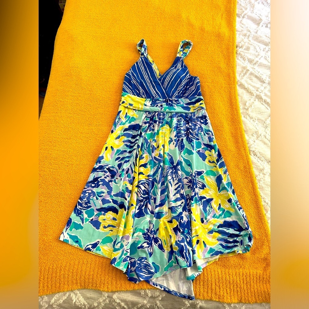 Lilly Pulitzer XL summer dress. Only worn twice. Freshly cleaned.